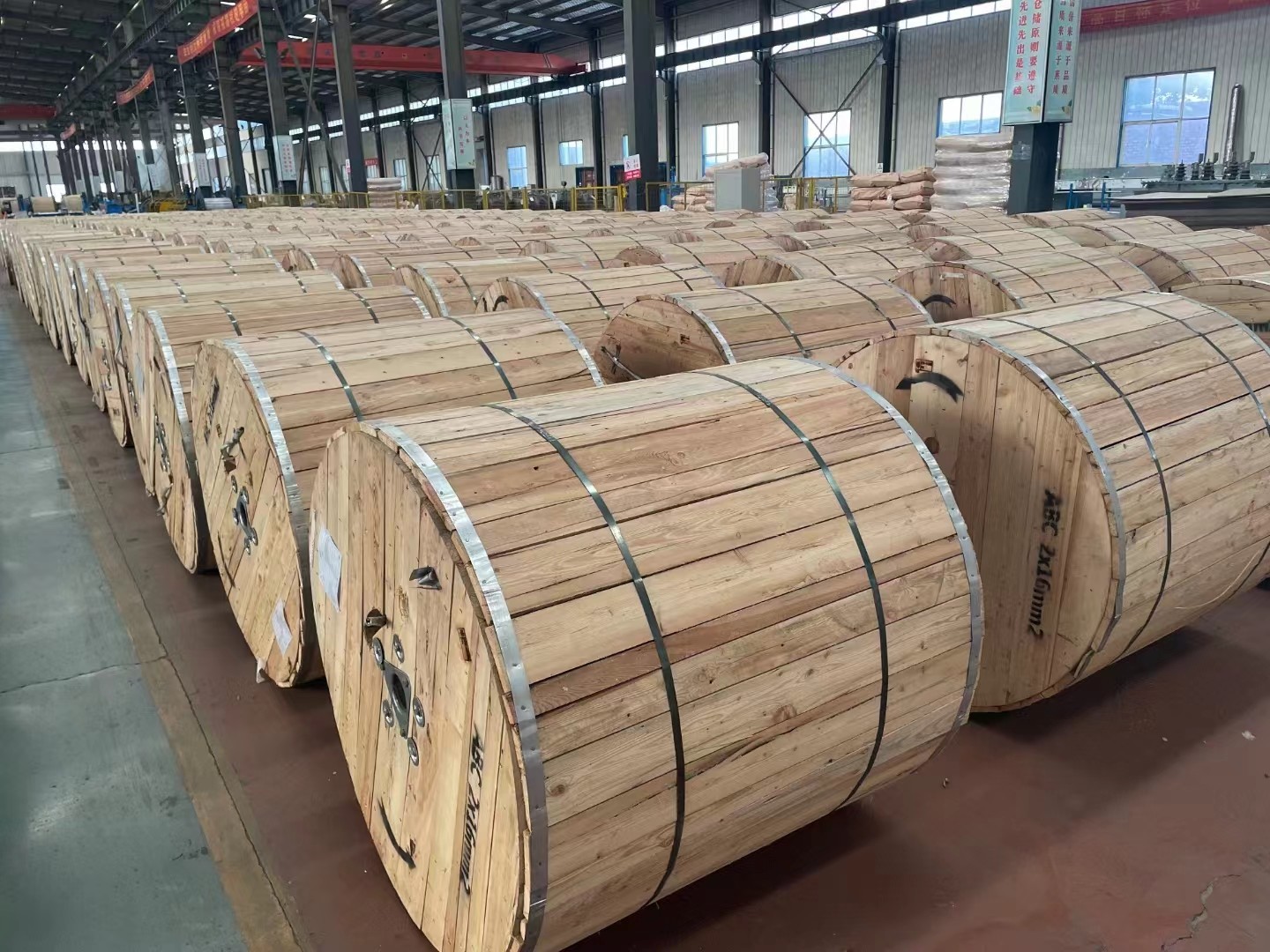 Wskazówki dotyczące przechowywania przewodów i kabli