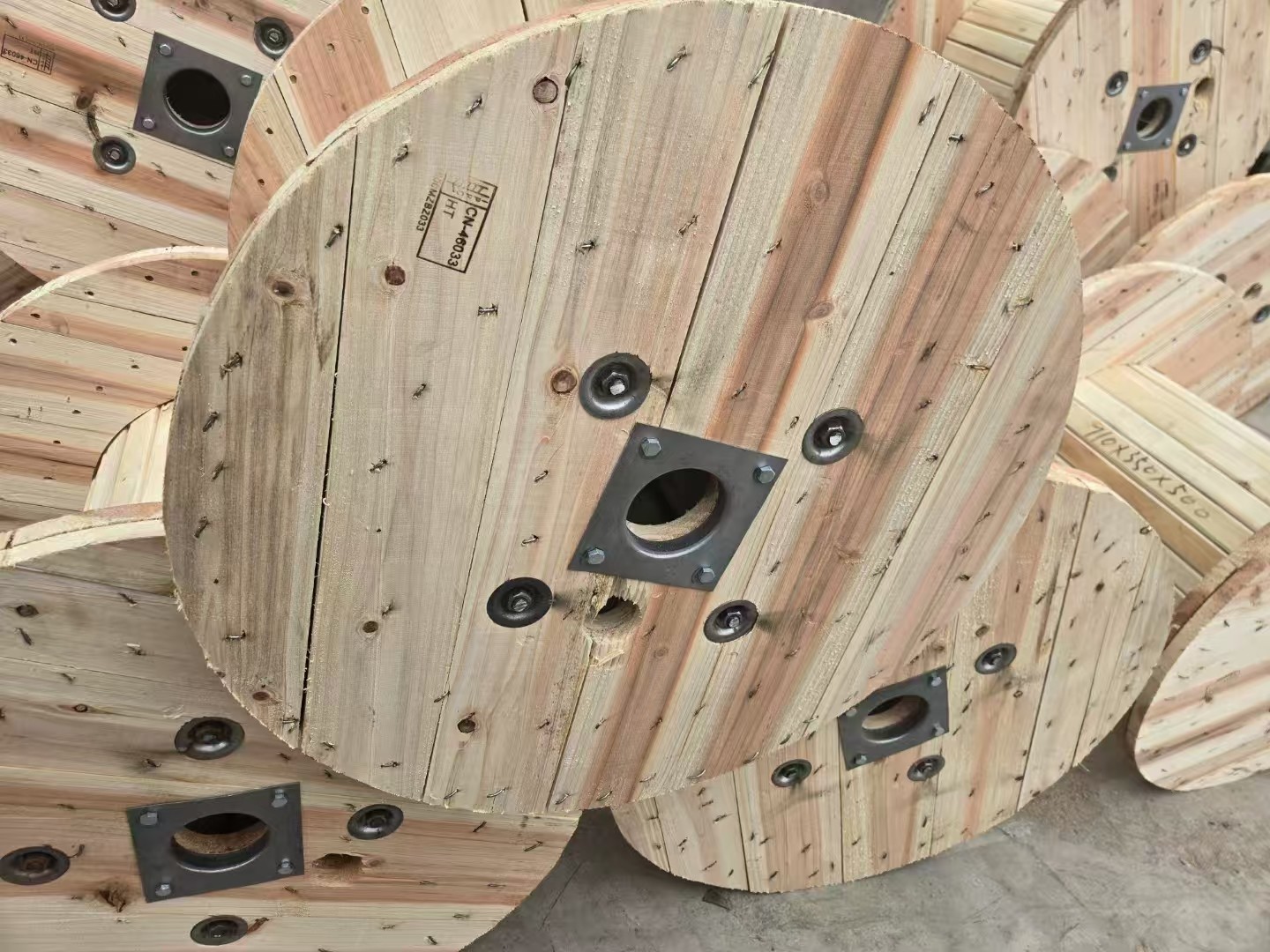 Why do we use fumigated wooden drums for cable exports?